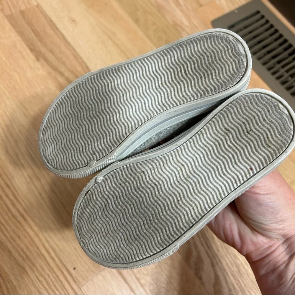 OshKosh B’gosh Gray Mary Jane Sneaker Shoes Sz 9 Toddler Girl Kids